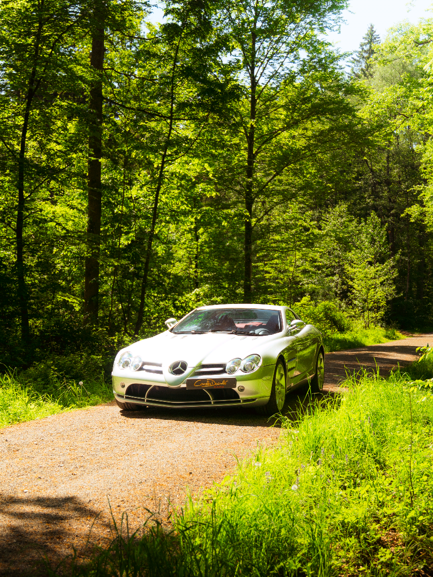 Is this the ultimate modern classic? 😍 We’re thrilled to present this stunning Mercedes-Benz SLR McLaren Coupé — a true icon born from the partnership between Mercedes-Benz and the McLaren F1 Team. With only 15,000 km from new and a full service history, this example is collector-grade in every sense. 🚗 For sale now with Carola Daimler Cars. #MercedesBenz #SLRMcLaren #MercedesSLR #thebestornothing #CarolaDaimlerCars #CarolaDaimler #CarolaDaimlerClassics #carcollection #stuttgart #Daimler