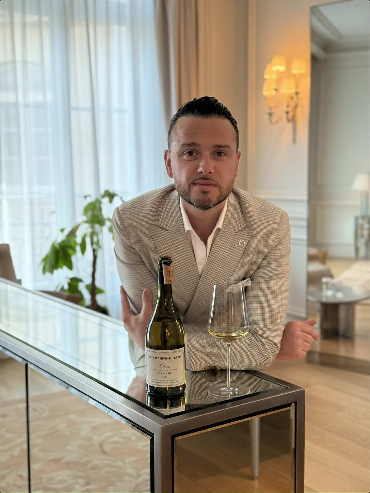 Un grand vin blanc avec un grand potentiel de vieillissement… ✨ #vins #frenchwine #winery #palaceparisien #sommelier 