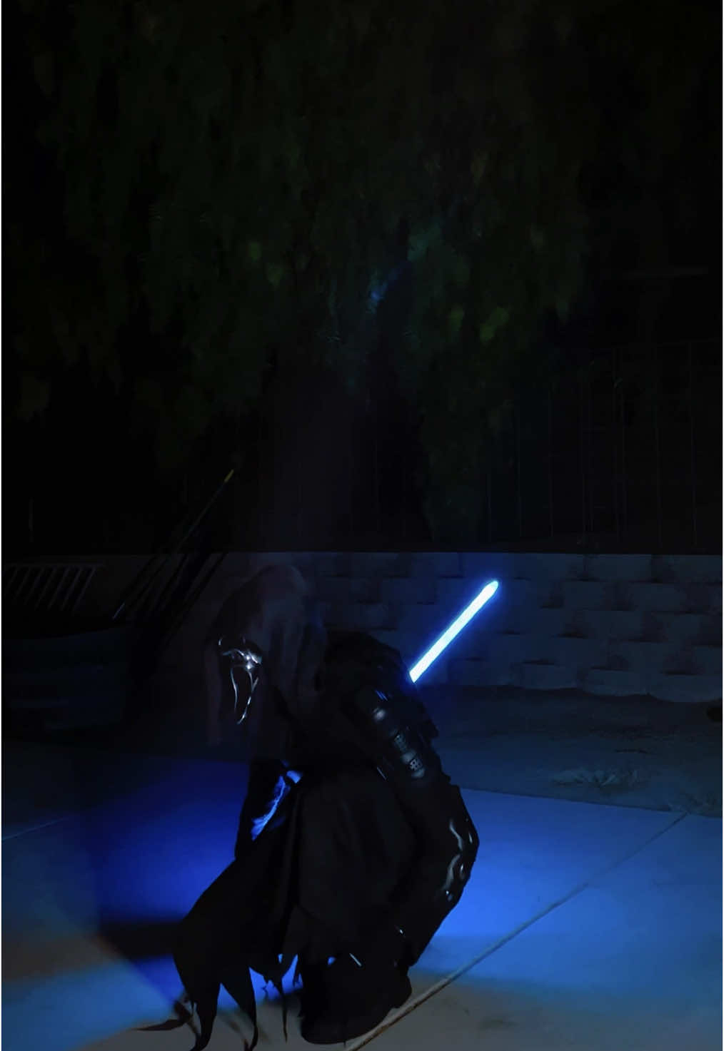 Everyone’s a suspect because I see through I lies of the Jedi… #ghostface #cosplayer #ghostfacecosplay #crossover #crossovercosplay #lightsaber #saberskills #starwarscosplay #starwars 