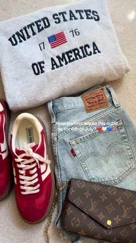 Absolutely obsessed with this USA crewneck from @Top Notch Boutique !!!🇺🇸 So perfect for 4th of July!! #America #Patriot #Patriotic #4thofJuly #outfitinspo #outfit #OOTD #usa #americanmade #topnotchboutique ❤️🤍💙