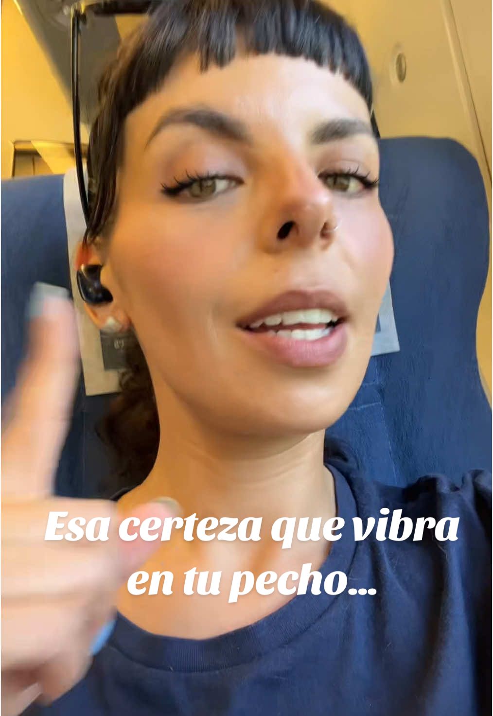 La intuición es el idioma secreto de tu cerebro y tu alma. No es ‘suerte’… es sabiduría acumulada. ¿Recuerdas alguna vez que le hiciste caso y acertaste?  (Y si no le has prestado atención… este es tu recordatorio). ✨ Confía en ti SIEMPRE!!! #confiaenti #intuicion 