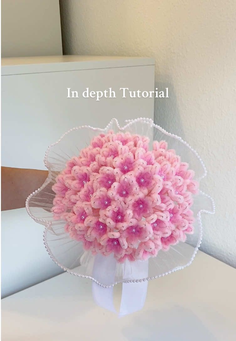 Antwort auf @Aaradhyaa😛  Here is the in depth tutorial you all have been waiting for. ✨ Let me know if you like it 💗 #pipecleaners #pipecleanerart #fyp #vira #bouquet #fürdich #flowertutorial #handmade #blumen #giftidea #birthdaygiftideas #SmallBusiness #flowers #handmaderose #pipecleanertutorial #blumenstrauß #viralvideos #foruyou #tutorial 