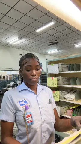 Postal workers stay arguing like it’s a reality show… and of course I left my headphones at home today 😭📬🎭 Just tryna case my mail, not drama. #PostalLife #WorkDrama #NoHeadphonesNoPeace #USPSChronicles #fy #CarrierConfessions #TikTokPostal #WorkplaceWoes #DeliveryDrama #EarplugEmergency#fyp#follow#postal#contentcreator #creator 