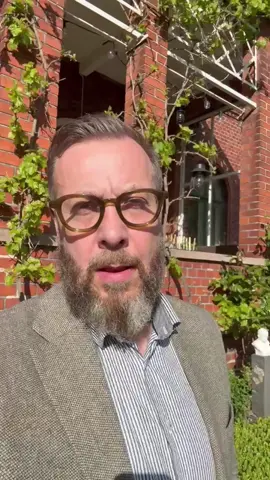 🖤Деніел Ханссон (Швеція) запрошує на унікальну подію “Quo vadis”. Великий симфонічно-хоровий концерт, яка відбудеться 24 травня о 19:00! Цього вечора відкриваємо маловідому Симфонію №7 українського композитора Олександра Канерштейна у виконанні Луганського філармонійного оркестру, хору “Гомін” під дириґуванням маестро Деніела Ханссона (Швеція). ✨Музика Олександра Канерштейна вже лунала у Львівському органному залі, залишаючи незабутні враження. Його Симфонія №7 стане черговим свідченням глибини та виразності його композиторського стилю. Це поєднання симфонічного оркестру та хорового звучання створює величну музичну картину, яка огортає слухача своєю експресією та емоційною силою. 💭Симфонія має назву “Quo vadis aevum?” –  “Куди прямуєш, життя?”. Шукатимемо відповіді у музиці на концерті у Львівському органному залі. Квитки тут: https://widget.kontramarka.ua/widget344site11290/widget/event/136416