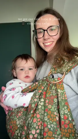 Absolutely loving our new Fete ring sling from @hope&plum Baby Carriers! 😍 #hopeandplum #ringsling #babycarrier #girlmom #sahmlife #babywearing 