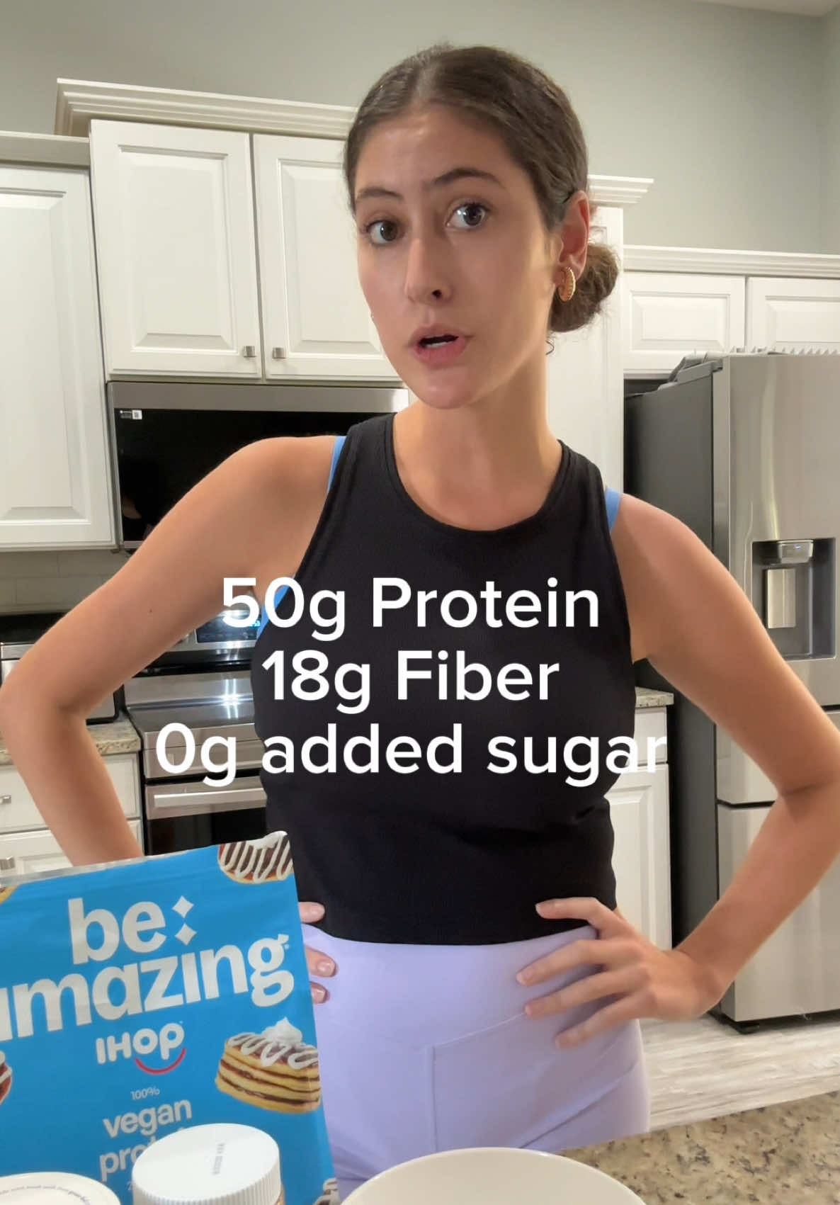 This yogurt bowl tastes like dessert but hits my macros. 50g protein and 18g fiber  Gut-loving and actually so good!  #highfiberfoods #highfiber #fiber #recipesoftiktok #proteinsnack #yogurtbowl #highproteinbreakfast #prebiotics #prebiotic #prebioticfiber 