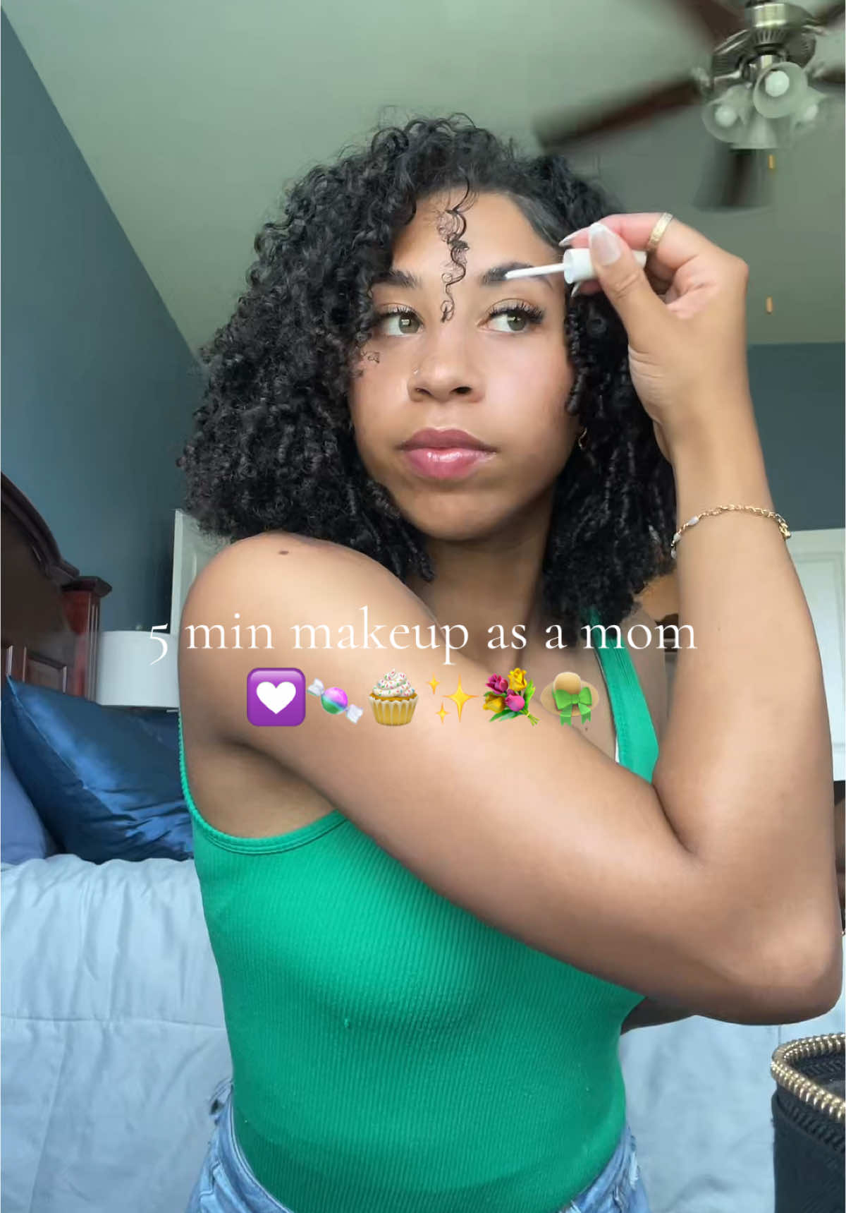 nun like a lil 5 min beat 🤭 #grwm #momtok #momlife #boymom #quickmakeup #5minmakeup #lightmakeup #fyp 