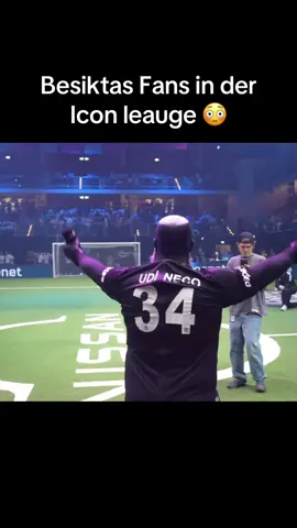 Krass was da abgeht 😳😳 #bvbzone #iconleauge #theiconleauge #eligella #besiktas #besiktasfans #türkei #ricardoquaresma #quaresma #deutschland #streamer #twitch #kleinfeld #fans #ultras #besiktasultras #besiktas1903 #fenerbahçe #galatasaray #borussiazone #fußball 