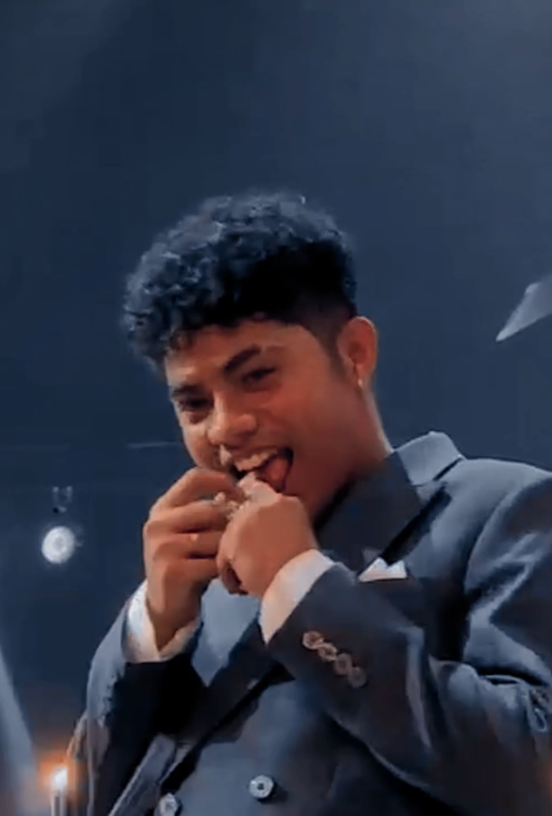 “Makin dilihat makin yakin... ini bukan sekadar idola, ini destinasi hidup.” @PICHE  Iya ga nih Picheverse?🧡 •thanksforkakaygsudahvideosiapunkamuu,luvvpicheverse #resultandreunion #indonesianidol #piche #pichekota #RnR #timur #atambua #picheverse #idolseason13 #fyp #fypシ゚ 