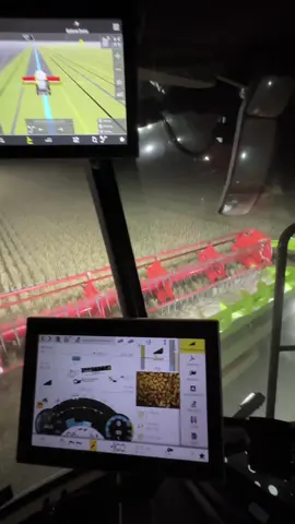 The night won’t slow us down ✨💪 #claas #lexion #farming #agriculture #harvest #farmtok #claastiktok