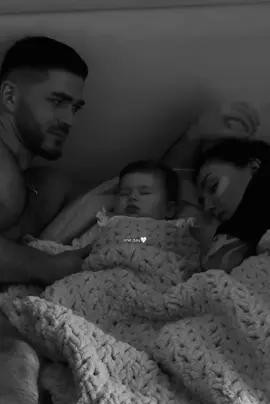 family💌🫂✨  #fyp #tiktok #viral #loveyou #foryou #goviral #oneday #dream #family #happylife #babyvideos #parenthood #girldad #babygirl #cutebaby #thebestfeeling #mylove 