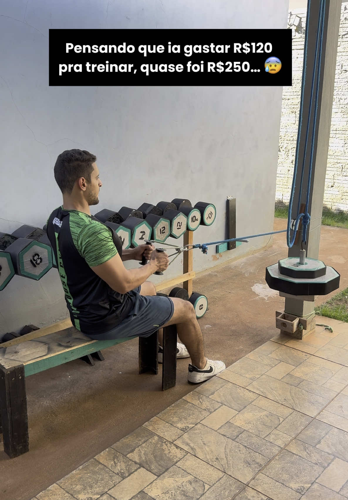 E eu achando que iria mandar R$20 dia 😂😰 . . . . Comparação financeira de treino na academia VS em casa 💪 . . . . . . . . #academiaemcasa #treinoemcasa #comotreinaremcasa #pesoscaseiros #housegym #pesosdecimento #academiadeconcreto 