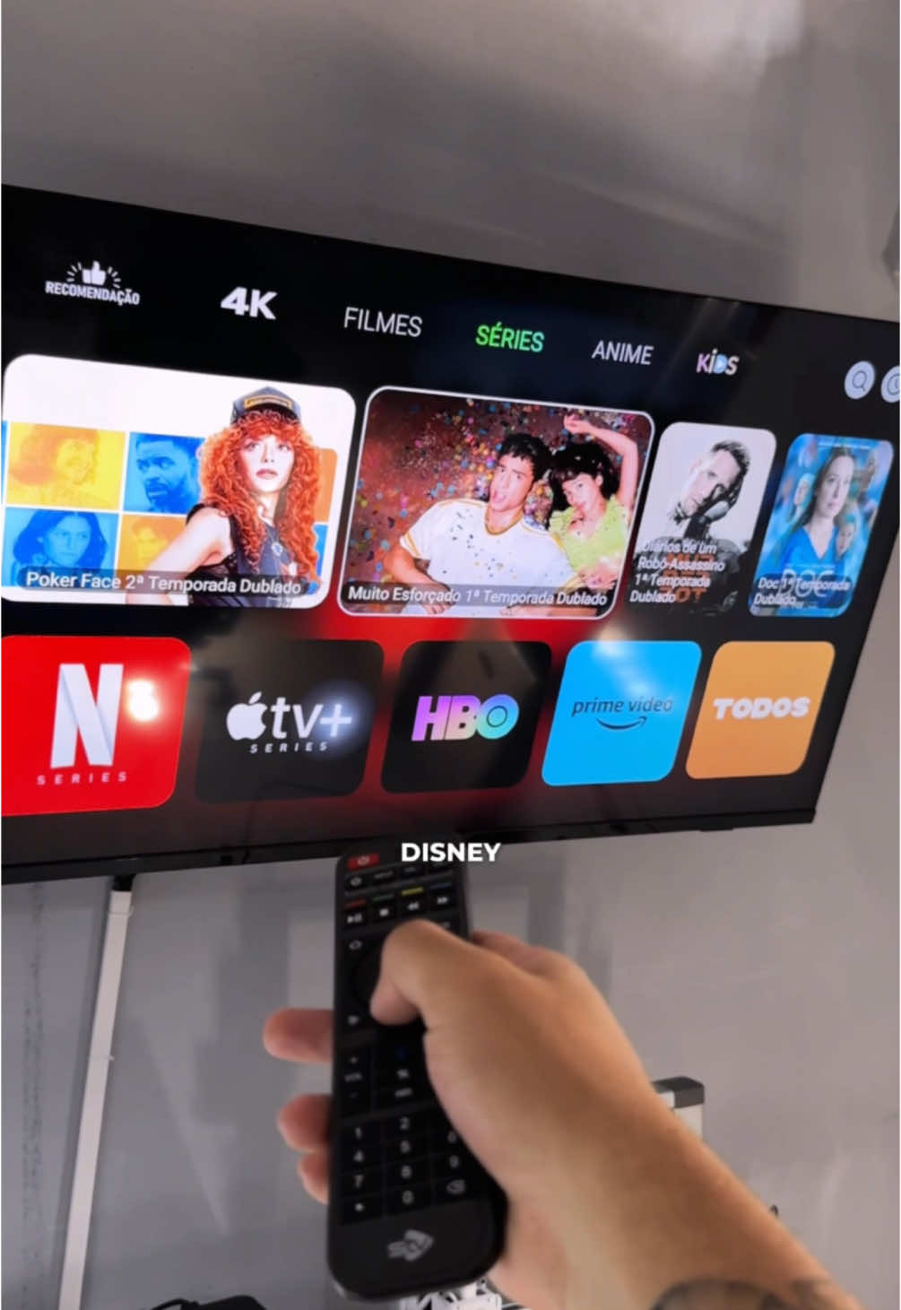 Essa é a TV Box mais completa que existe, tem tudo que precisa para seu entretenimento 😍 Link na BIO Cupom: ADRIANWMV6 #tvbox #stv #stvs2pro #filmes #séries #animes #netflix #games #setup