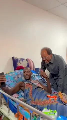 Madaxweynaha JFS DR HASSAN SHEIKH MAXAMOUD Oo Booqday Mujahidiinti Ku Soo Dhaawacmay Dagaalka Lagula Jiro Khawaarijta🫡🇸🇴