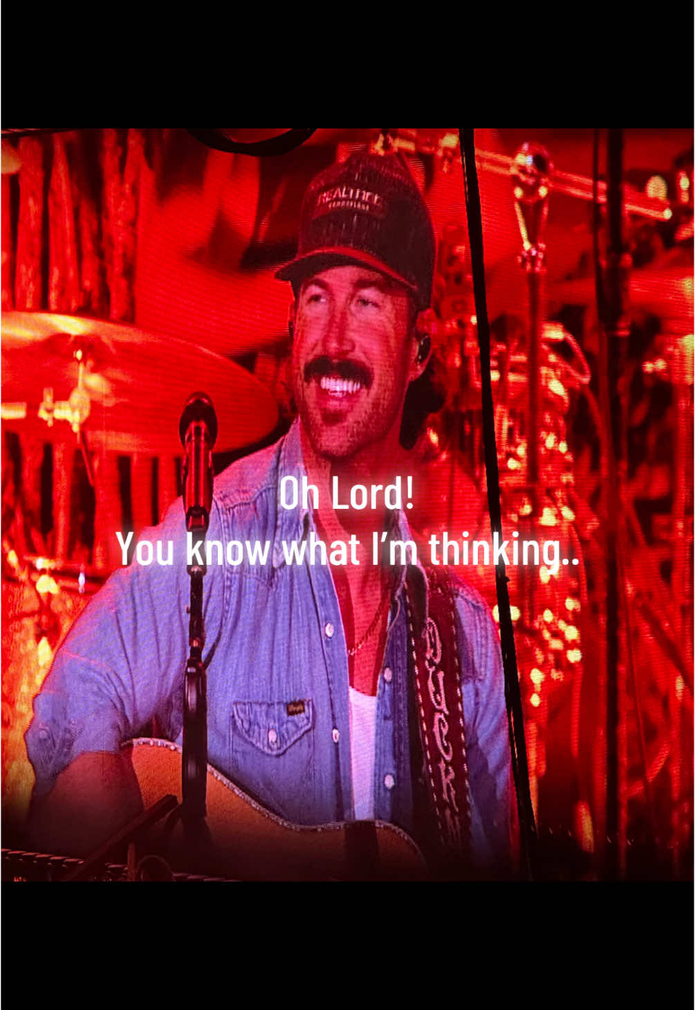 #rileygreen #sexiestmanalive #rileygreenconcert #namesomethingyoumighthurtyourselfriding #steveharvey 
