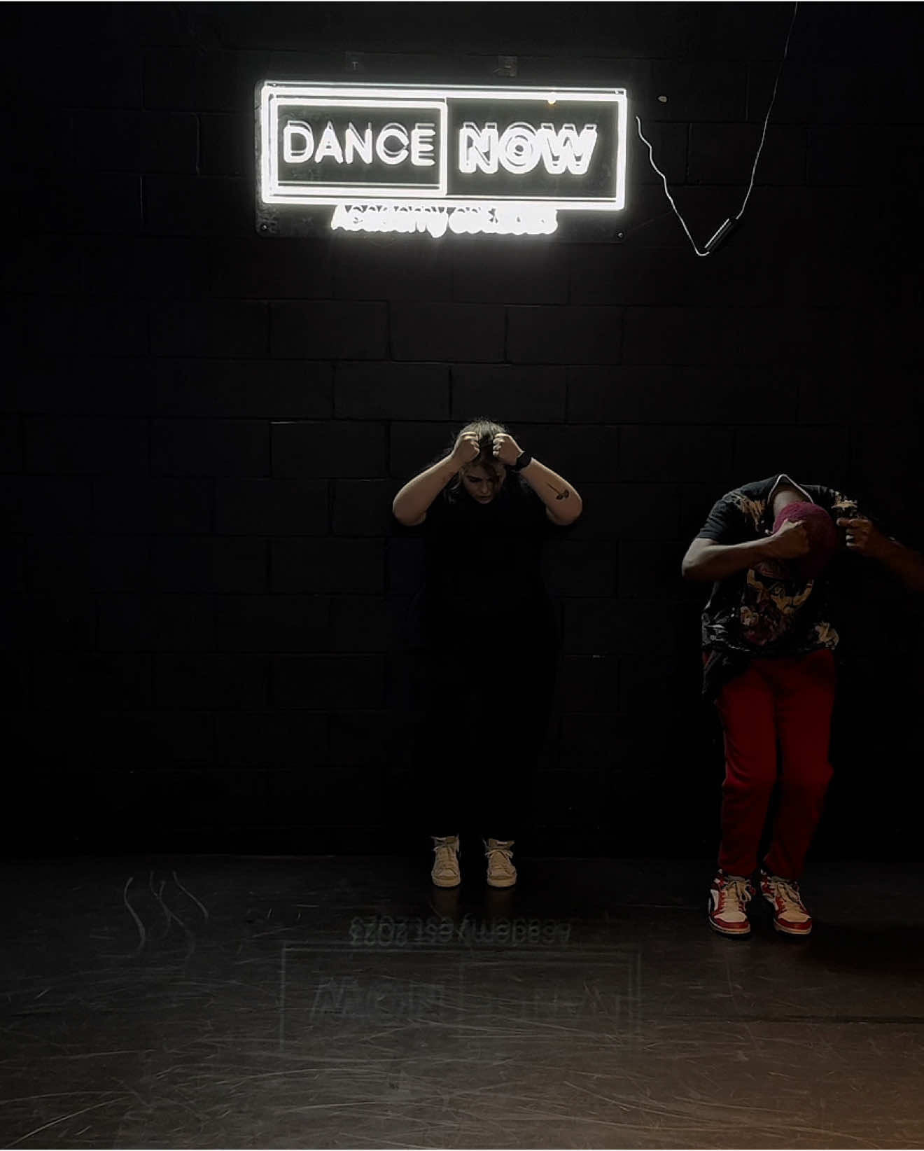 🌊🐚 - - - - - - - 🧠: @Adrian Pacmannnnnnnnn Russell  🎶: @jheneaiko  #dancer #fypシ #indydance 