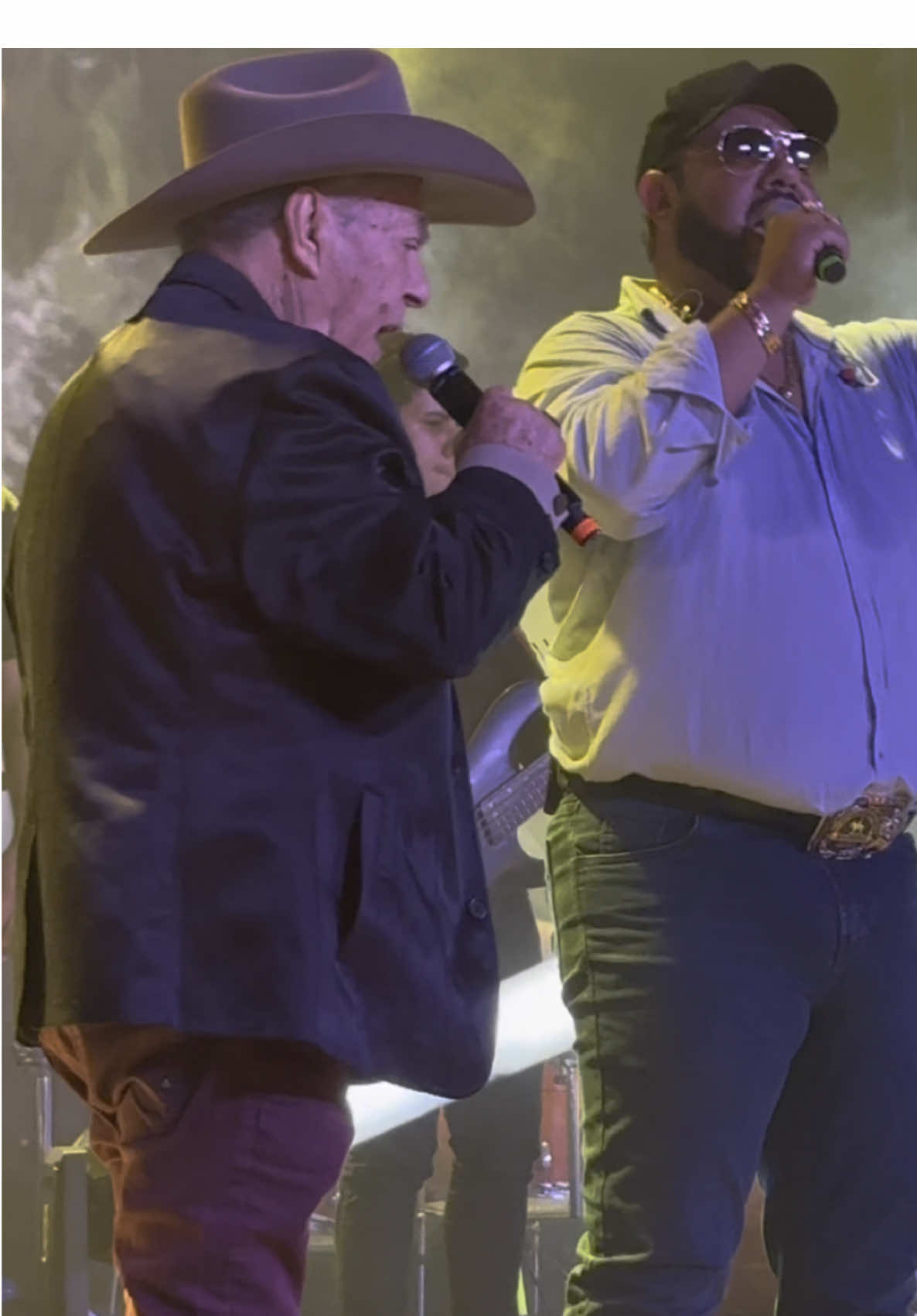 👏🏽Nazário/GO, que show!  Nossa imensa gratidão ao @jbjranch por todo o cuidado e carinho, e por nos proporcionar momentos tão especiais. Agradecemos a cada pessoa que fez parte desta experiência inesquecível! Nazário, já estamos com saudade! Até a próxima! #moysesrico #milionário #milionárioemoysés #musicasertaneja #sertanejoraiz #cantorsertanejo #musica #lendas 