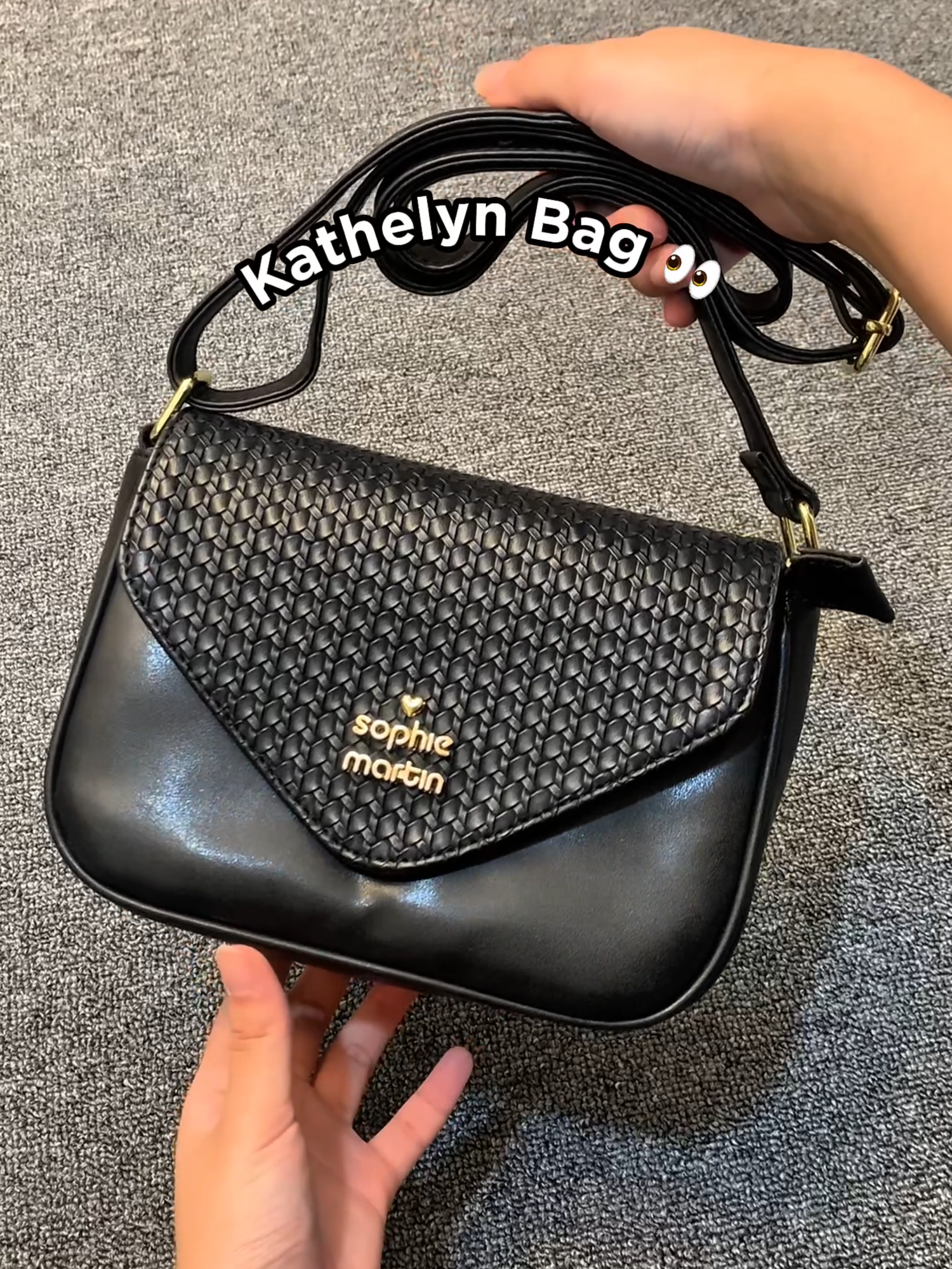 Sofers wajib banget punya tas yang satu ini!! Checkout sekarang sebelum kehabisan 🖤 #SophieMartin #BeliLokal #RekomendasiTas