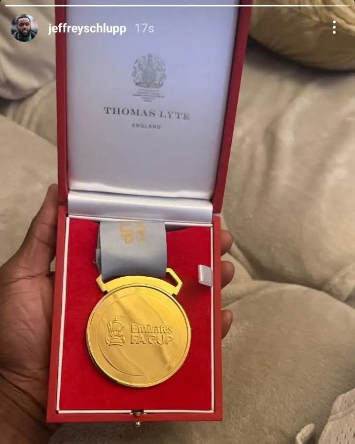 Jeffrey Schlupp won both the Scottish Premiership & the English FA Cup on the same day. His FA Cup medal was delivered to him today. Well done Jeffrey, Winners Win🍀💪#fyp#celtictiktok