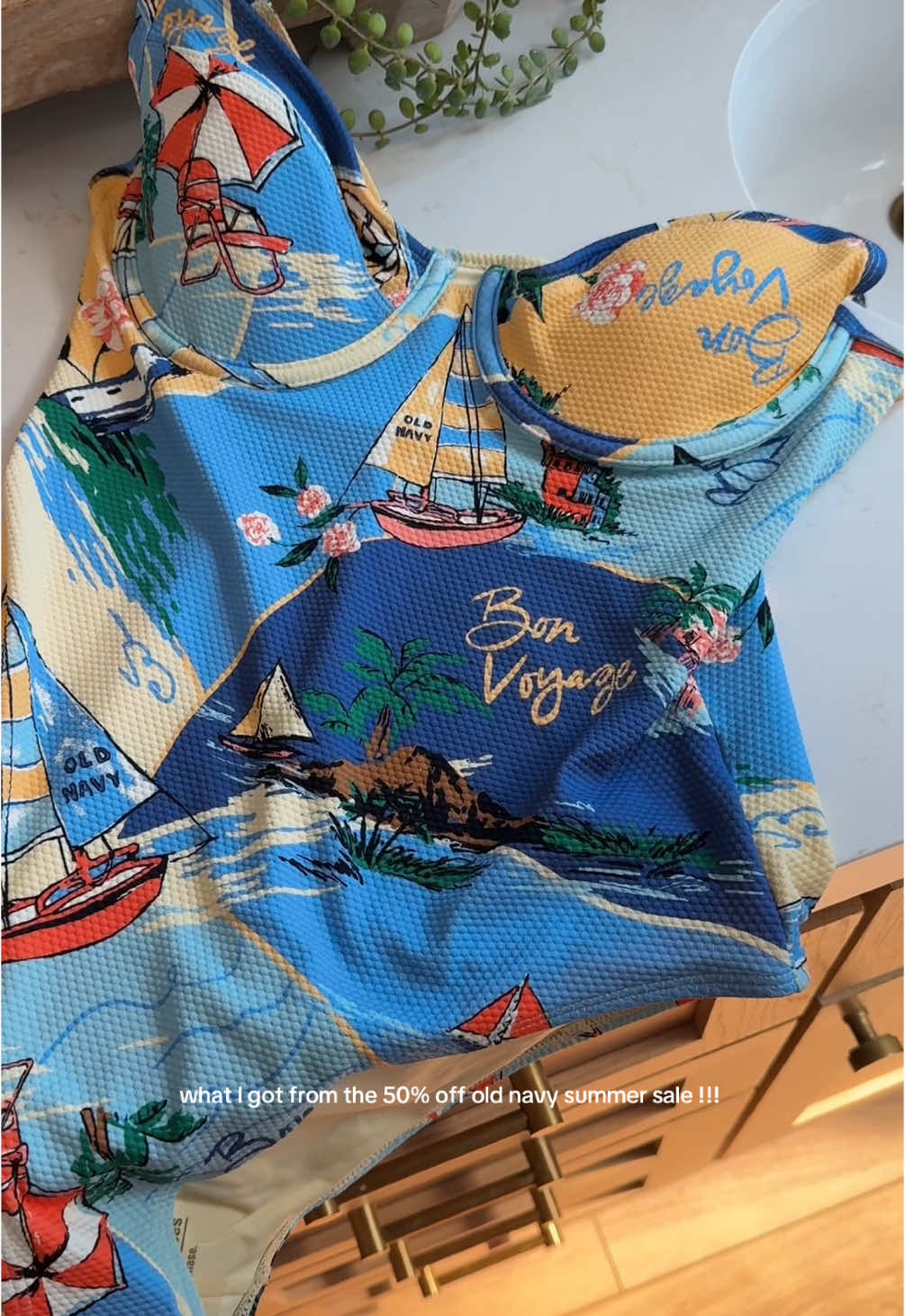 this textured tropical one piece for less than $25 takes the cake 🌴 linked all my favs from the sale on my shopmy #oldnavy #oldnavysale #tryonhaul #tryon #oldnavystyle #oldnavyhaul 