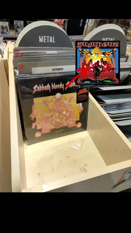 found jump out vinyl at the mall today 🤯🤯#osamasonk #underground #undergoundmusic #nettspend #xaviersobased #jumpout #fyp #trending #xyzbca #foryoupage #1oneam #kencarson #destroylonely #42ceo #yeat #undergroundrap #undergroundmusic 