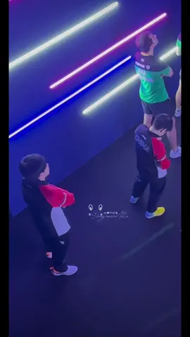 Hâhhaa sáng dậy thấy cảnh này đáng yêu quá trời 🤭 nay Shatou có dayoff nha . Hẹn gặp lại ngày mai . Mãi iu ❤️