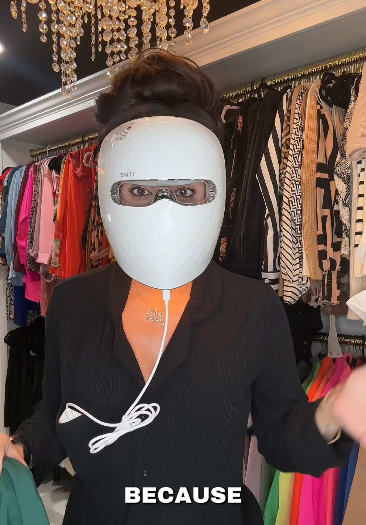 Use my discount code LEAHGLOW 🔗 in b!0! Ulike REGLOW LED mask ❤️ @ulikeglobal #ulike #ledmask #redlighttherapy #ulikefacemask  