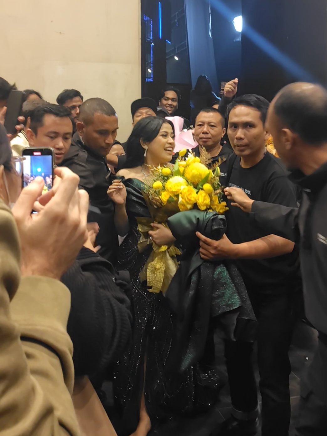 Congratulation Sabrina The Winner Lancar Terus Berkarya Yaa 🤍🤗🙏🏻🎉🎉🎉🎉🎉 #rarasudirman #sabrina #indonesianidol2025 #indonesianidolxiii #indonesianidol #fyp 