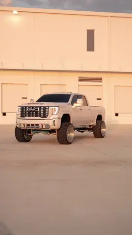Yes I took the rock out after 😅 #2025 #gmc #diesel #l5p #denalihd #26s #enriqueiglesias 