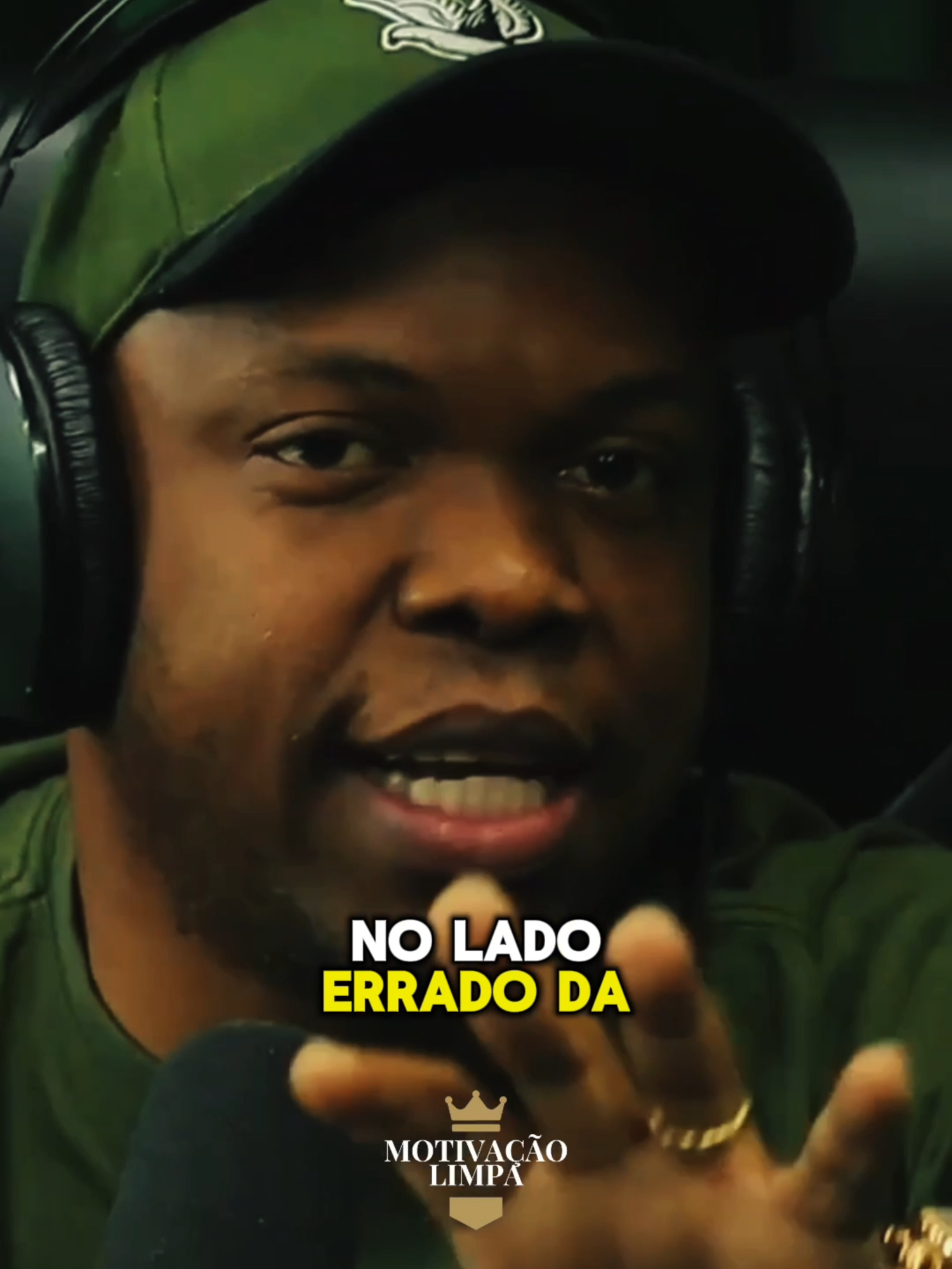 Por Que o Errado Está Sendo Aplaudido? #motivação #reflexão #motivaçãodiária #reflexaododia
