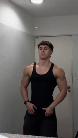 Quieren rutina de abs? | ig: tommykrymer  - #bodybuilding #bodybuilderlifestyle #bodybuild #bodytransformation #gymmotivation #gymaesthetic #fitnessbody #fypgym #gymrat #fitnessmotivation 