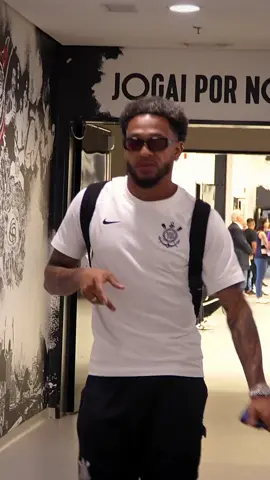 Bastidores no ar! 🎬 Você já pode conferir os detalhes da vitória do Corinthians contra o Santos, pela 9ª rodada do Brasileirão, na Corinthians TV. 📺🖤🤍 Assista completo 👉🏽 http://tiny.cc/geck001 #VaiCorinthians  #TikTokTorcida  #TikTokEsportes