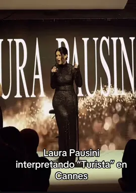 #LauraPausini interpretó en vivo #Turista durante la Gala Global Gift, que se llevó a cabo en #cannes 👸🏻#icon 
