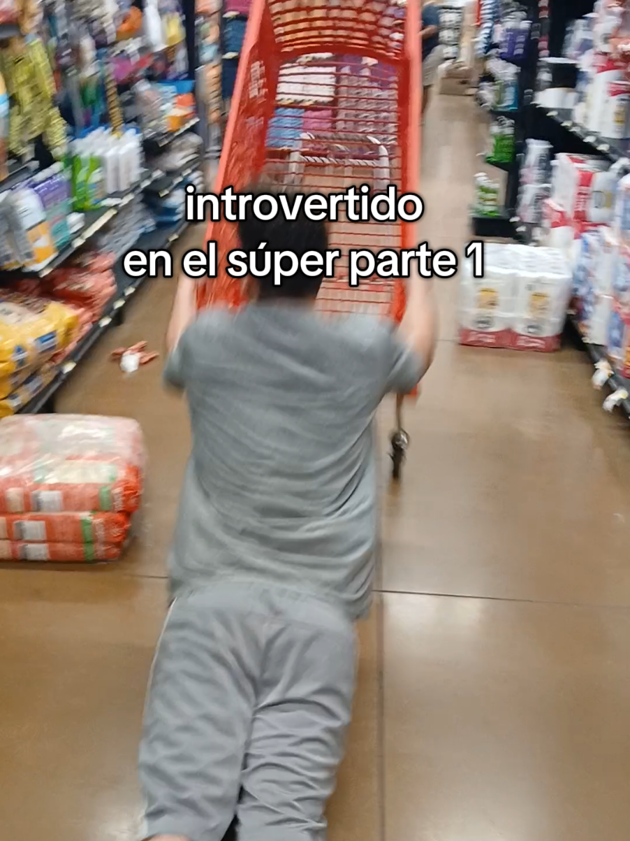 Etiqueta a tu amigo introvertido JAJAJJ, que tal estuvo la caída en el súper? 🤣 #humor #hazmeviral #ponmeenparati #destacame #supermercado 