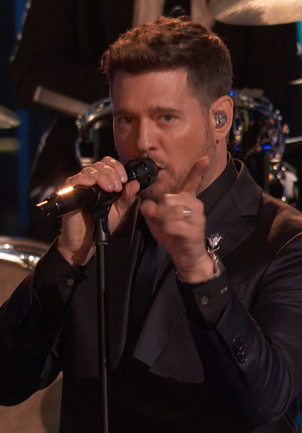 Smooth vocals. Timeless vibes. #MichaelBublé's #IveGotTheWorldOnAString never sounded better ✨ #VoiceFinale #VoiceLives