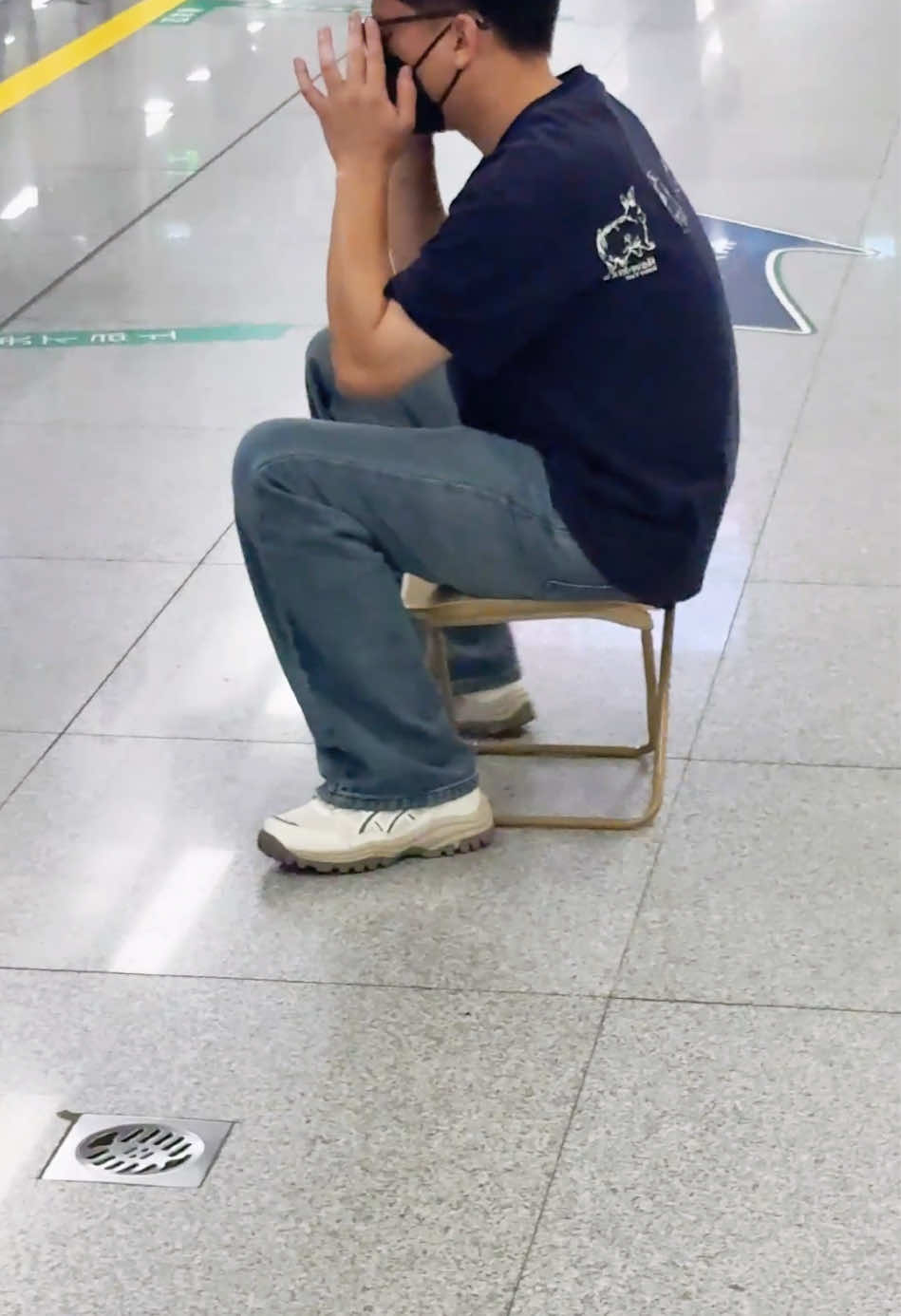 “Embarrassed While Waiting for the Vehicle? The Foldable Stool Rescues You” 2 for Free Shipping ! #Outdoorfun #girockerchair #baseballmomsoftiktok #AAALASPARATUCURRO 