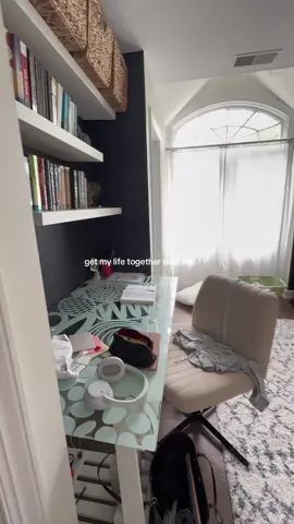 productive day off! life’s been crazy lately and my room took the fall for it i swear im usually very organized 😭 #fyp #CleanTok #productivity #dayoff 