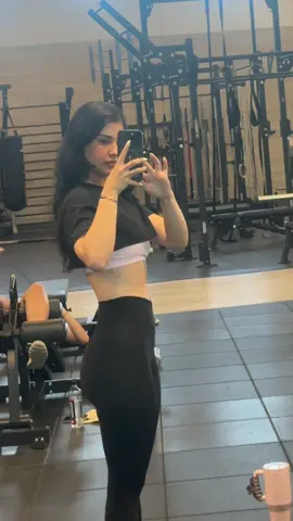 Consistency 🔥 #gym #fitnessmotivation #Fitness #preworkout #gymmotivation #beforeandafter #bodytransformation #aesthetic #zyzz #gymshark  #weightloss #weightlosstransformation #antesydespues #transformacion #motivation #motivacion #diet #health #postpartumweightloss #weightlifting #weights #foryou #healthylife #viral #transformacion #antesydespues #fitlife