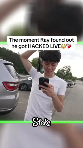 The moment Ray found out he got HACKED LIVE😳❤️‍🩹 #Ray #asianboyray #rayasianboy #amp #kaicenat #kai #rakai #nina #fyp #viral 