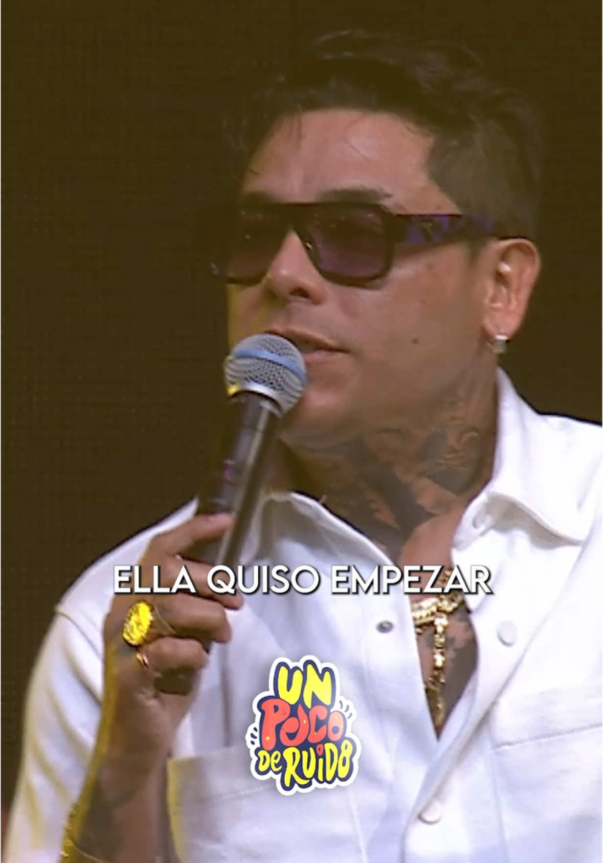 Cómo no iba a estar nuestro querido amigo URIEL LOZANO? Tu mujer en mis maaanoooos. Sigue #lagranzapada4 @Uriel Jesús Lozano #uriellozano #unpocoderuido #1pdr #movistararena 