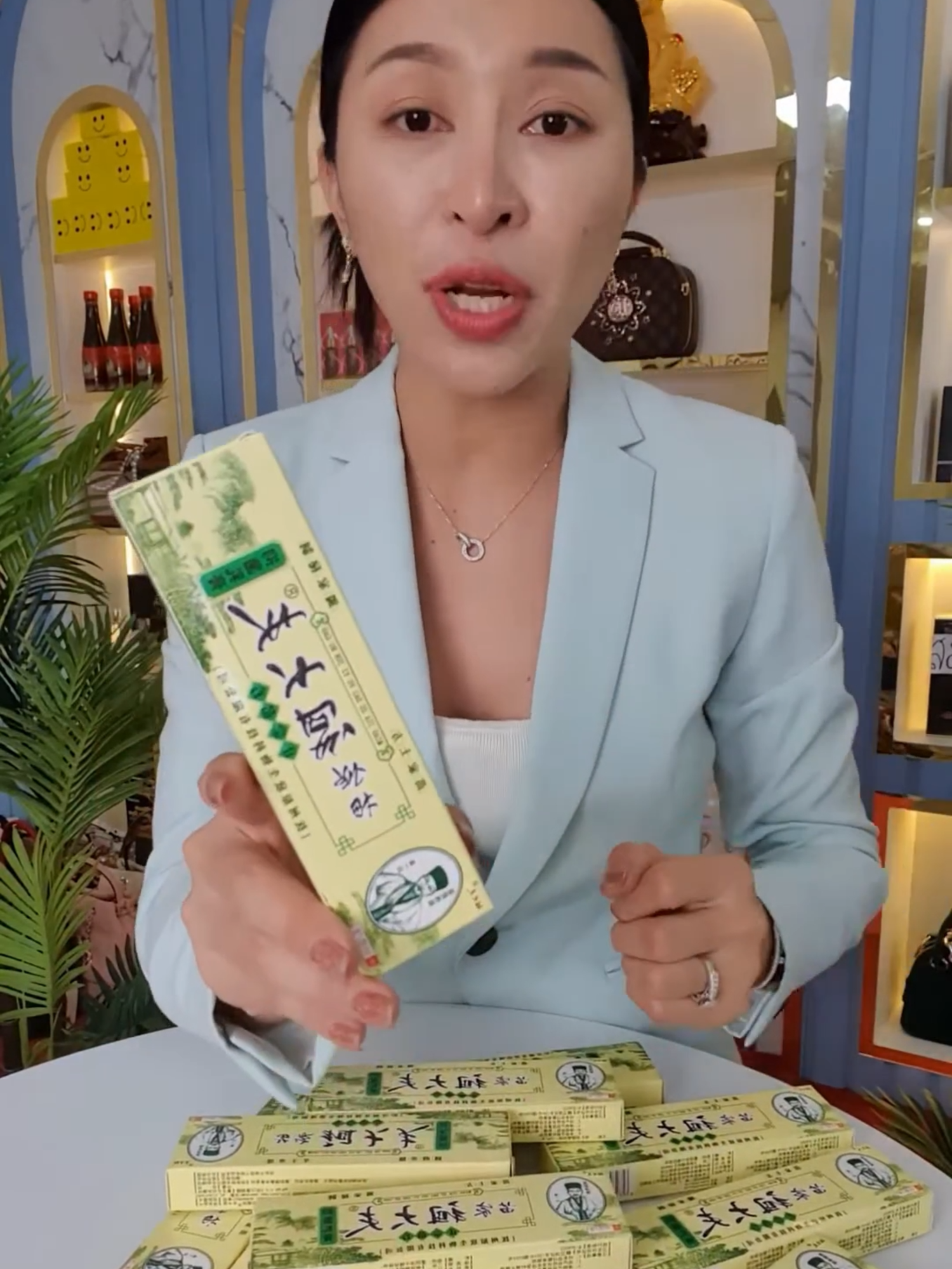 ครีมสมุนไพรจีน ดูแลผิว ผดผื่น คัน หลอดเดียวจบ #รีวิวของดีบอกต่อ #สมุนไพร#ครีมทาแก้คัน