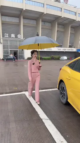 Dù Che Mưa, Che Nắng Chống Tia UV , Vỏ Rút Ra Ngăn Không Cho Nước Tràn Ra Ô Tô Hay Sàn Nhà ,Khung Bền Bỉ Và Chắc Chắn#ochemua #ochenang #giadungtienich #thoitrang #xuhuong @ngocanhgiadung5 