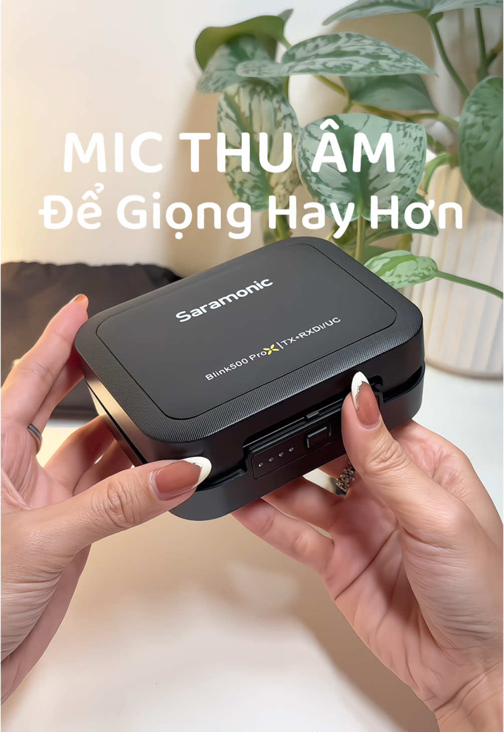 Trả lời @Meexoe Bạn nào có điều kiện thì đầu tư mic thu âm sẽ hay hơn á✨Còn mới làm các bạn có thể thu trực tiếp với điện thoại luôn (để đt cách miệng 15-20cm nhen) @Saramonic Việt Nam Official #chiase #affiliatemarketing #micthuam #micthuamkhongday #micsaramonic #saramonic #annieoct #annieriviu 