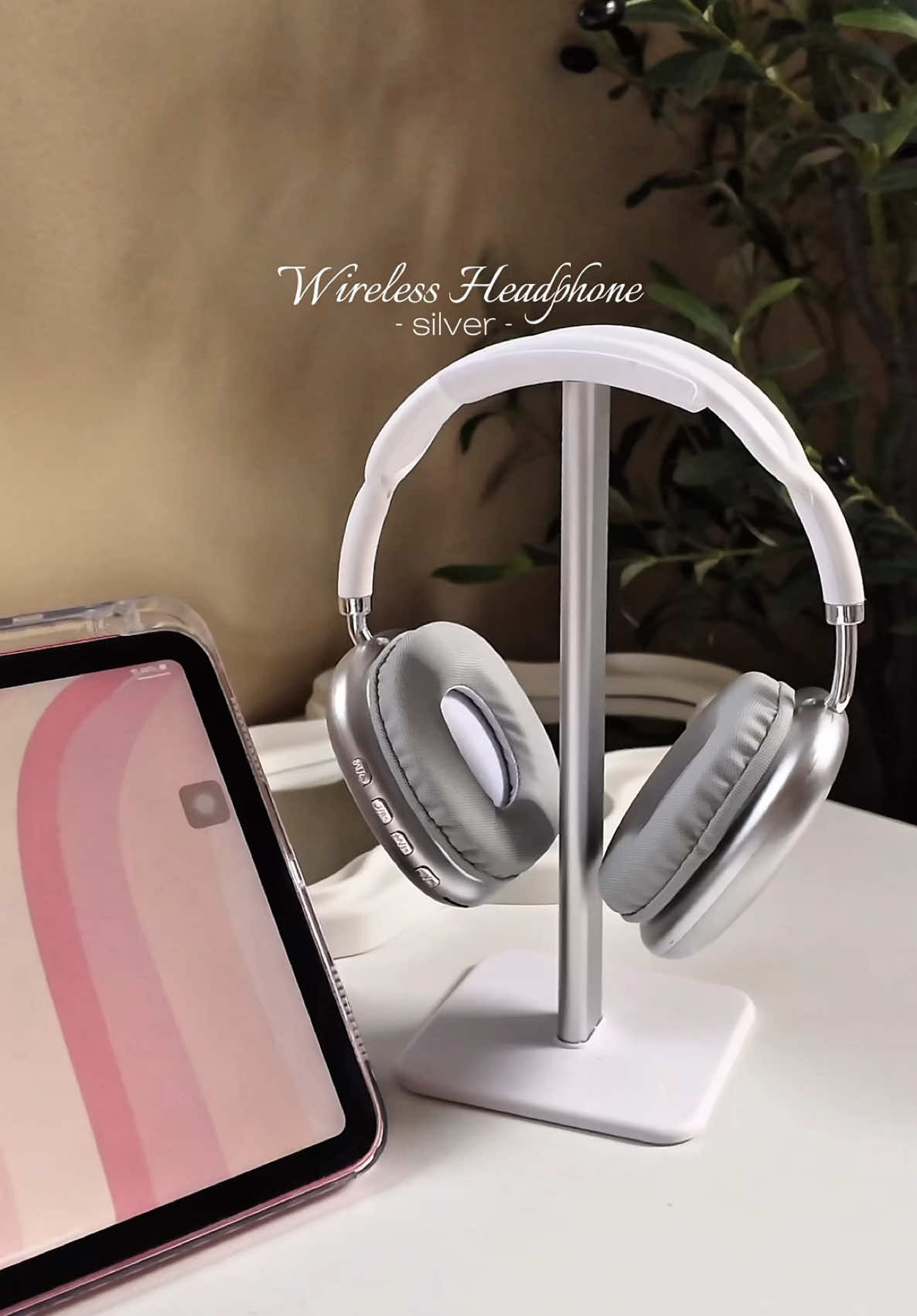 new wireless headphone in silver ✨ #wirelessheadphones #headphones #silver #silverheadphones 