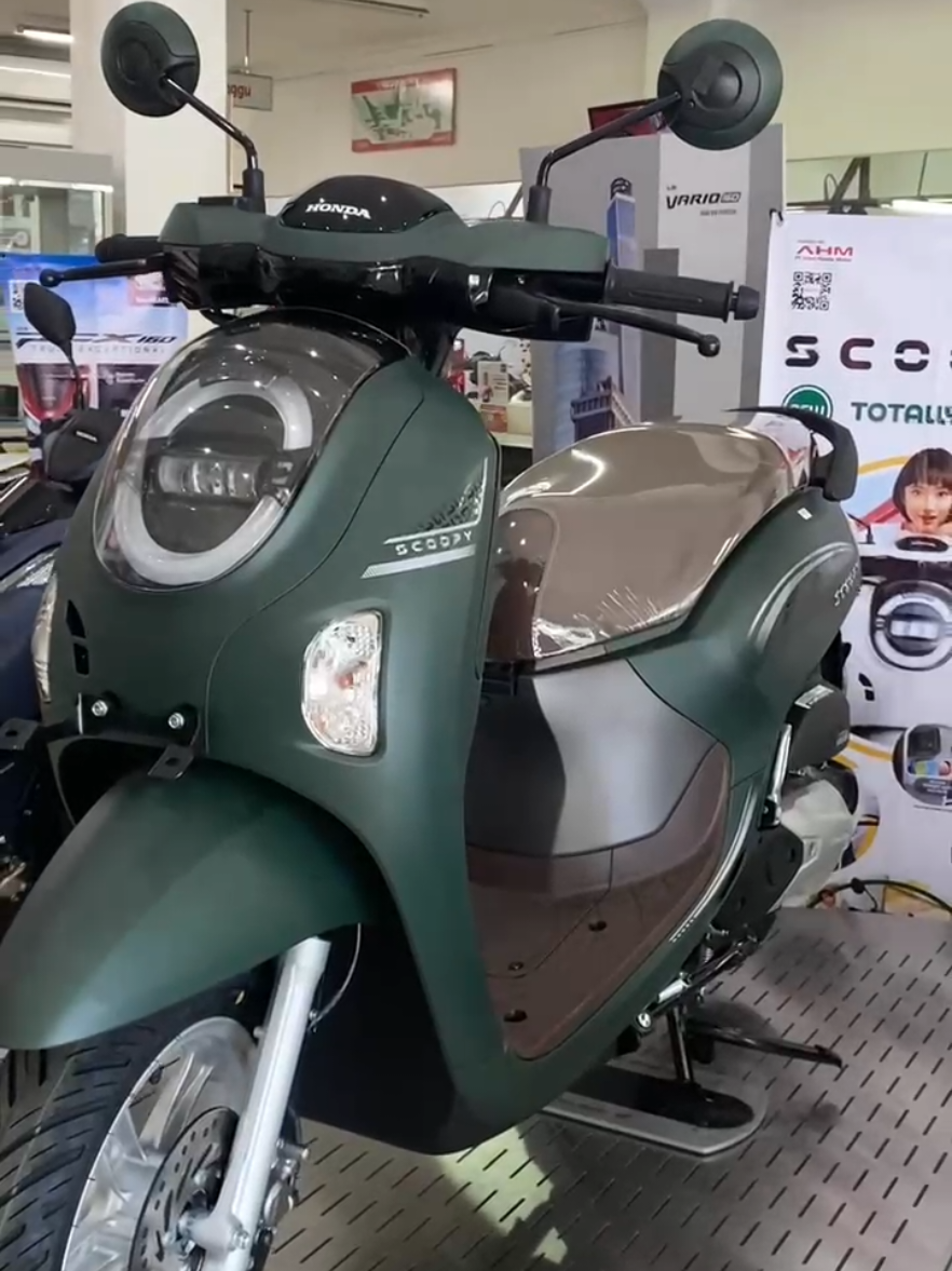 new Scoopy stylish 2025, gaya retro cakep banget guys😍. for more information bisa langsung DM Mimin yah atau bisa hubungi dealer kami di 085816141223  Astra Motor Cilacap  📍Jl Gatot Subroto No.104 C Wanasari  #fyp #fyppppppppppppppppppppppp #fypage #scoopy #honda #astra #scoopyindonesia #hondamotorcycles #dealer 
