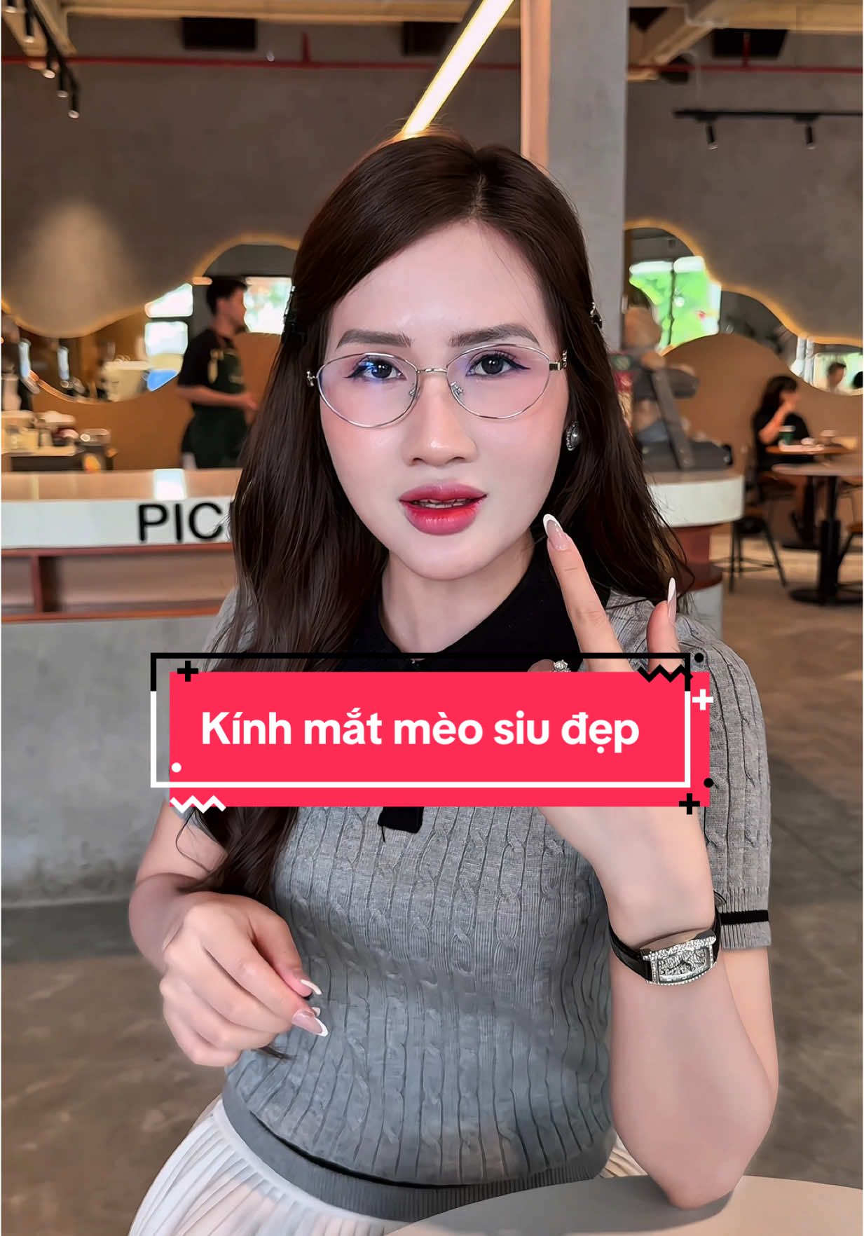 Kính mắt mèo hót hít, đeo lên trẻ trung dã man ấy, cái gọng của nó cứ gọi là đẹp xuất sắc #gongkinhcan #kinhmatmeo #kinhmatnu #anhlonglanh #anhlonglanhreview 