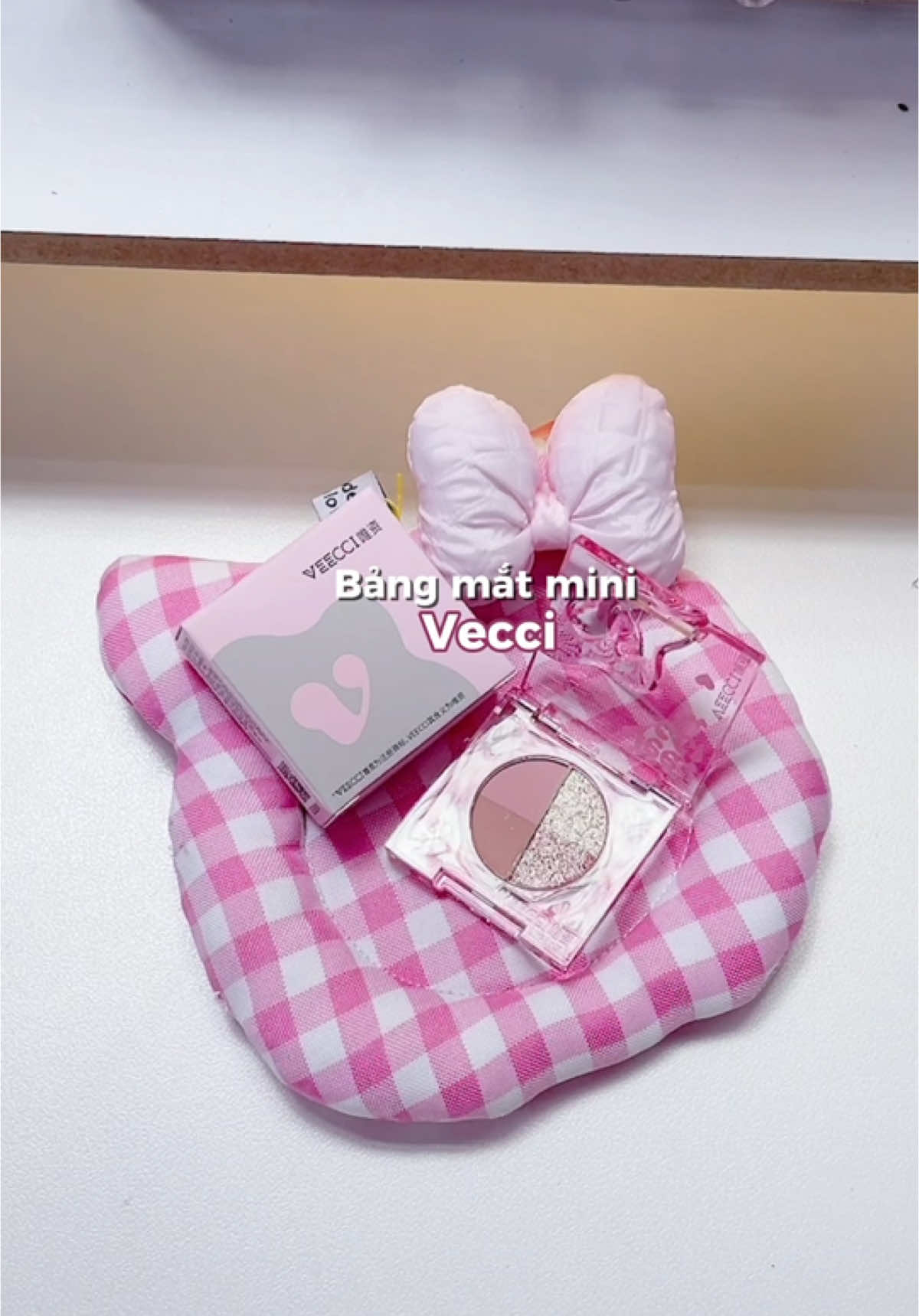 Bảng mắt 4 ô mini cho mấy nàng mê minisize ✨✨ #viral #xuhuong #foryou #fyp #hwgghy #reviewlamdep #makeup #bangmat #vecci #makeupnoidiatrung #bangmatvecci #phanmat #beauty 