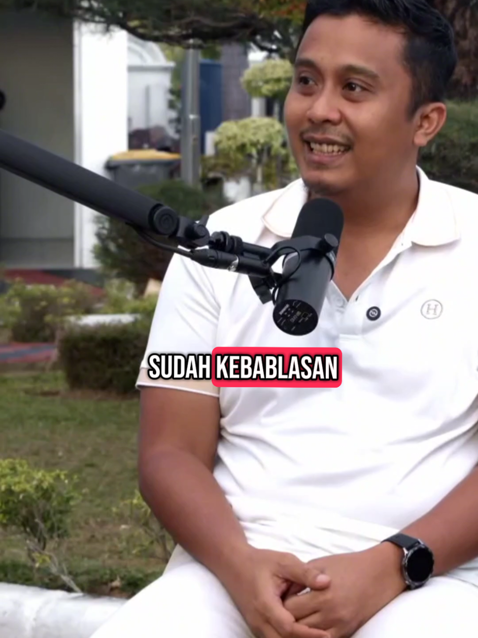 Begini pendapat seorang Wakil Gubernur Sumatera Barat tentang demokrasi kita. Beliau juga dikenal sebagai Gubernur konten seperti KDM namun memang masih kalah populer. Tuliskan pendapat kalian di kolom komentar! Follow biar bisa update informasi terkini tentang ekonomi dan politik. #vascoruseimy #timothyronald #demokrasi #pemerintah #politik #opini 
