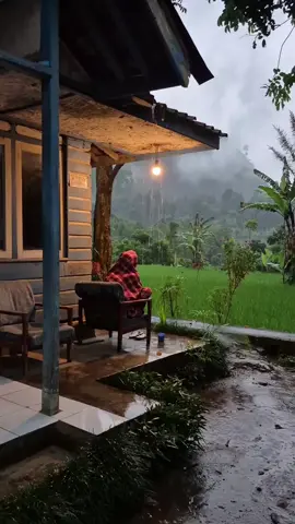 suasana di kampung yg bikin kangen. ☹️ #zaman90an #menjelangsubuh #menjelangmagrib #fypage #tiktok #fyp #viralvideo #era90an #zamanjadul #zamandulu #pemandanganalam #penikmatkopi 