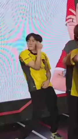 Asikkkk geol terus boy buset boyy licin bgt boyy🤣 #kiboyonic #kiboyyy #mlbbttofficial #roamermlbb #sonic #sanz #kairi #onicesport #fyp #mplindonesia #mpls15  #mpl #mobilelegends #mplid 